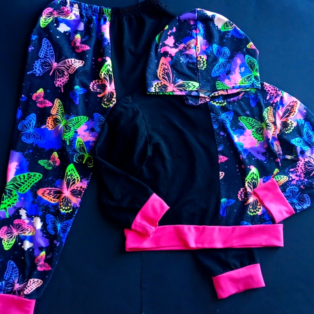 Butterfly Sweatshirt and sweatpants 🦋